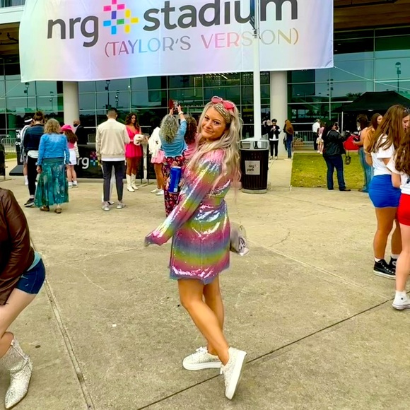 Meet your Posher, Mallory - Picture 1 of 1